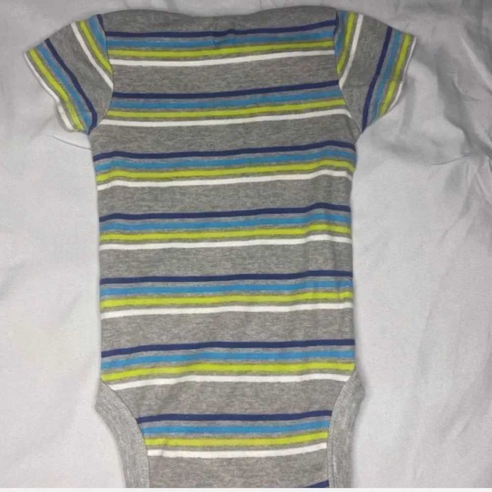 One long sleeve and one short sleeve onesie size 0-3M